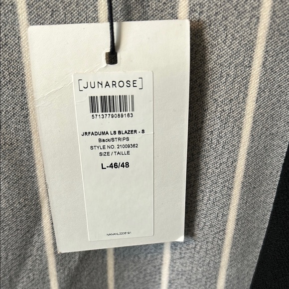 Junarose Black and White Striped Blazer - Picture 4 of 5